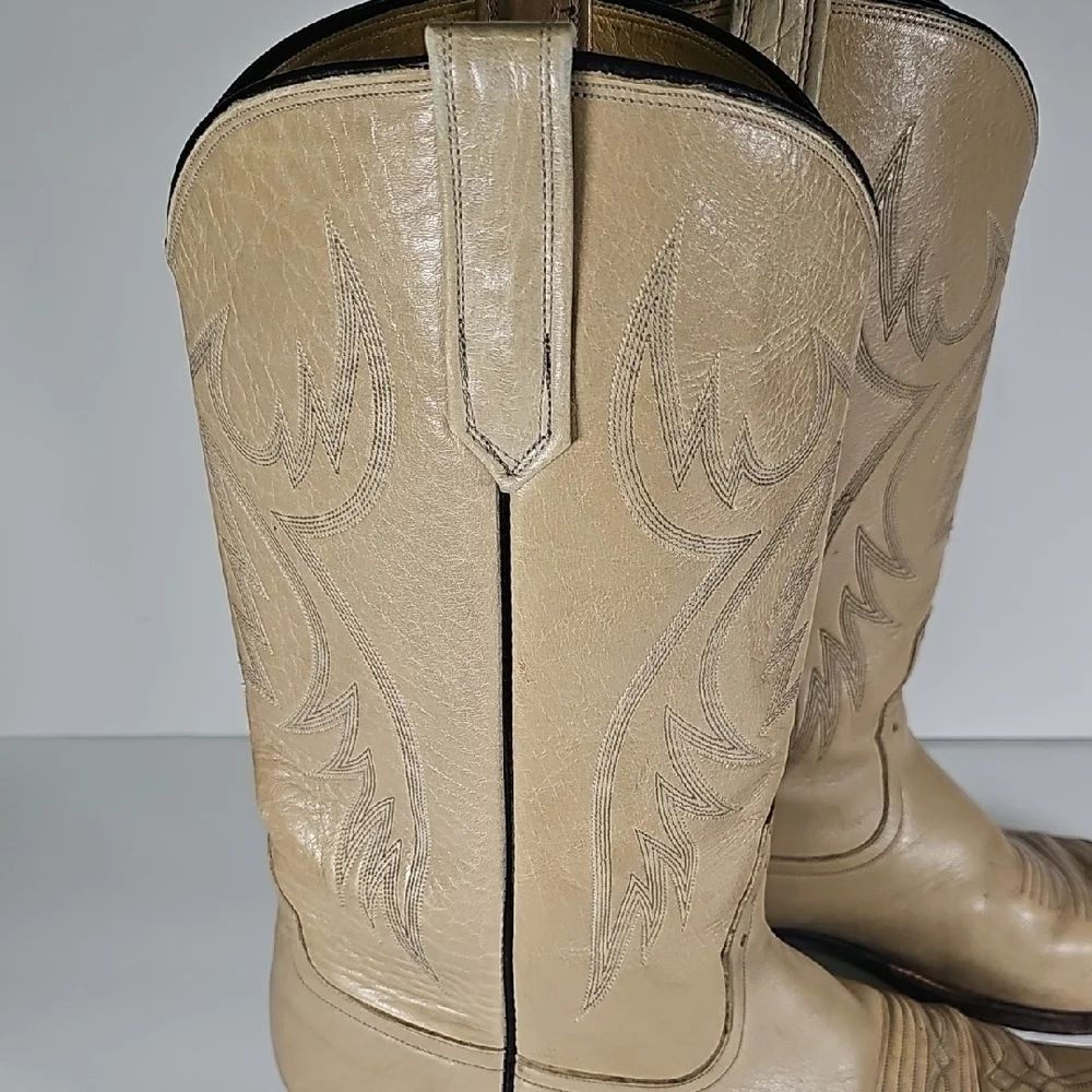 Rio Of Mersades Men's Cream Cowboy Boots Missing Size Tag Foot Bed measures 12